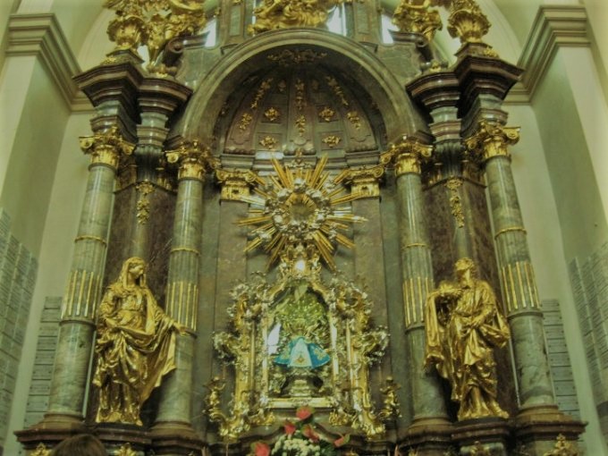 37608_434615273840_1627543_n